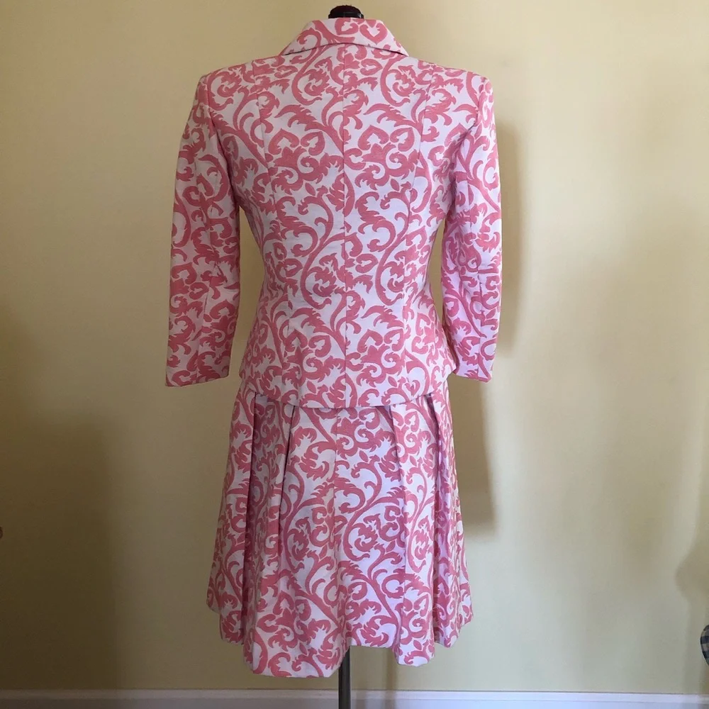 Chic feminine skirt suit - Picture 5 of 11